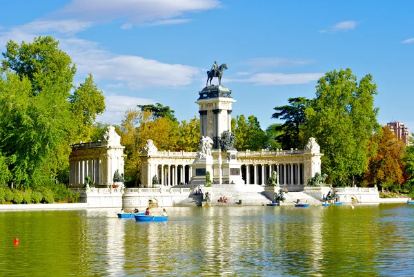 anıt alonso XII, buen retiro park, madrid, İspanya