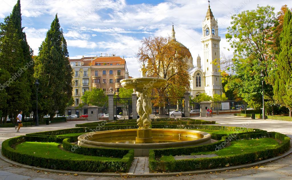 Sight of the fountain in Retiro park in Madrid, Spain