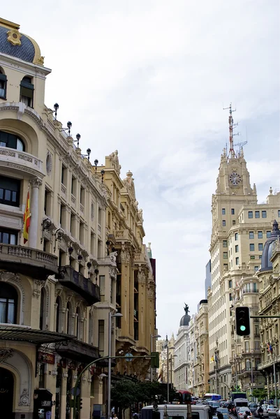 スペインマドリードの通りを通ってグラン — ストック写真
