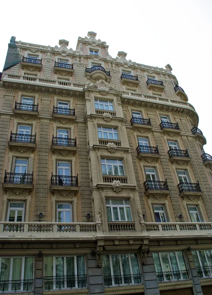 Beautiful facade in Madrid, Spain — Stock fotografie