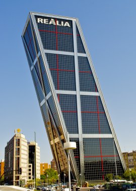 마드리드, 스페인의에서 푸에르타 드 유로 파 타워 (유럽의 문)