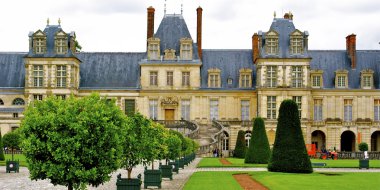 güzel Ortaçağ landmark - royal avcılık kale fontainbleau.