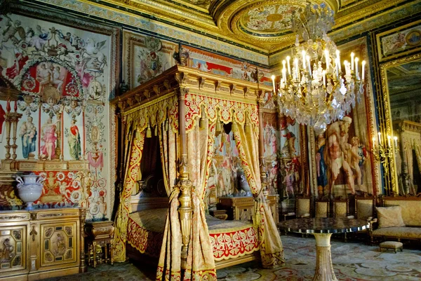 CASTLE FONTAINEBLEAU, ÎLE-DE-FRANCE, FRANCE: Image is taken inside of the Palace of Fontainebleau — Stockfoto