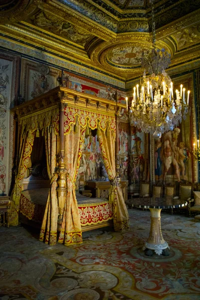 CASTLE FONTAINEBLEAU, ÎLE-DE-FRANCE, FRANCE: Image is taken inside of the Palace of Fontainebleau — Stock Photo, Image