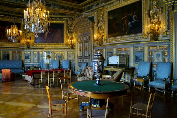 CASTLE FONTAINEBLEAU, ÎLE-DE-FRANCE, FRANCE: Image is taken inside of the Palace of Fontainebleau — Stock fotografie
