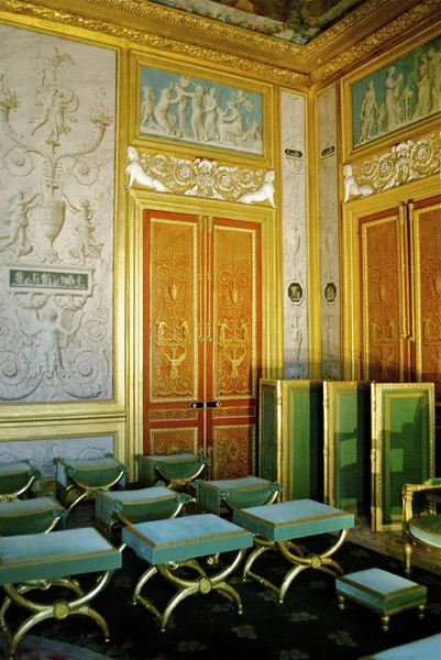 CASTLE FONTAINEBLEAU, ÎLE-DE-FRANCE, FRANCE : Image prise à l'intérieur du Palais de Fontainebleau — Photo