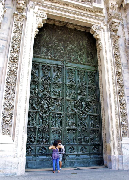 Huge door of the cathedral — Stock Photo, Image