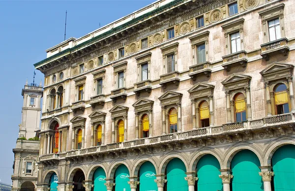 Mooi gebouw in Milaan — Stockfoto