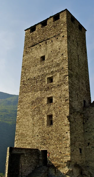 Vue du château de Bellinzona Montelbello, patrimoine mondial de l'UNESCO à Bellinzona, Suisse — Photo