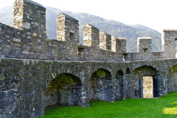 Château de Bellinzona Montelbello, patrimoine mondial de l'UNESCO à Bellinzona, Suisse — Photo