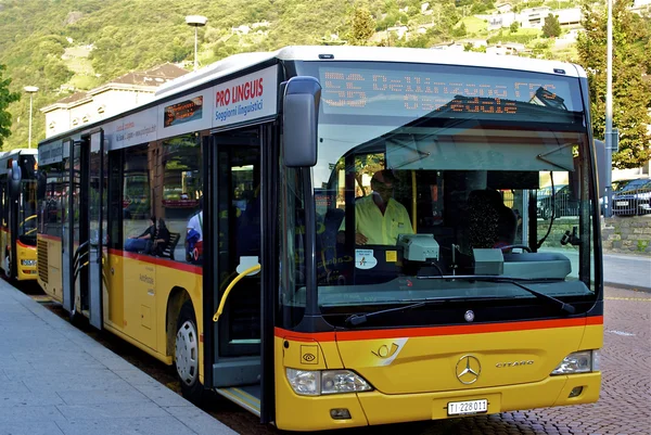 Autobus w Szwajcarii — Zdjęcie stockowe