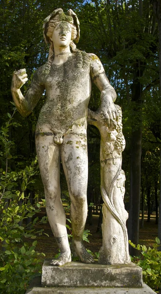 Monumento em Parc de Saint-Cloud, Paris, França — Fotografia de Stock