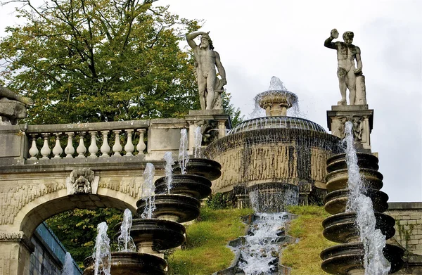 Del av den vackra fontänen i Parc de Saint-Cloud — Stockfoto