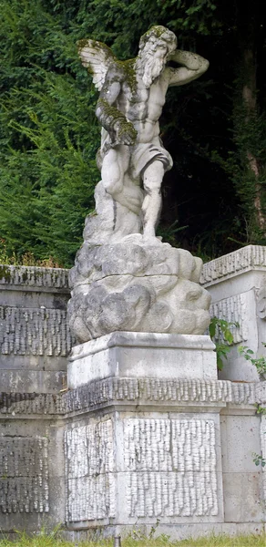 パルク ・ デ ・ サン ・ クルー, パリ, フランスの記念碑 — ストック写真