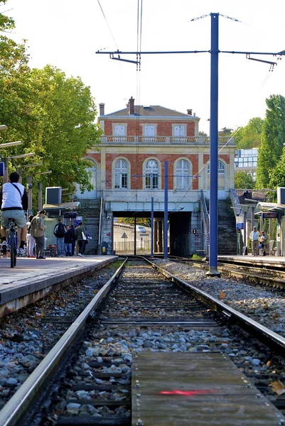 Spårvägshållplats i paris, Frankrike — Stockfoto