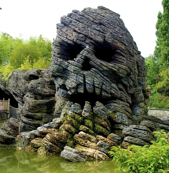 Skull rock disneyland, paris, frankreich — Stockfoto