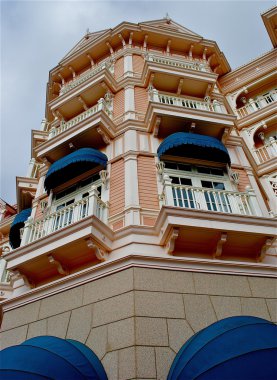 giriş castle'nın sol tarafında