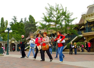 disney land yürüyerek