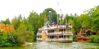 Molly Brown ship in the Disneyland swims away