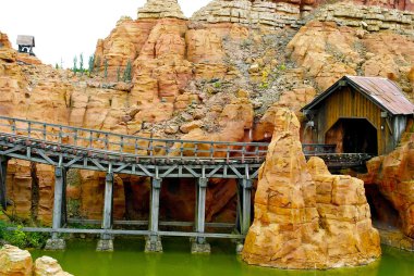 disneyland'ın Rus dağlarda