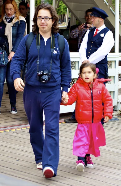 Vater und Tochter Außenbordmotor — Stockfoto