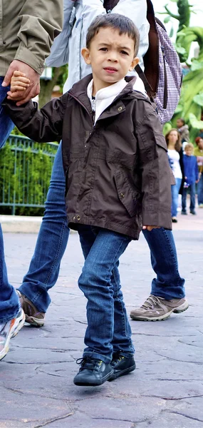 Niño en el Disneylandia — Foto de Stock