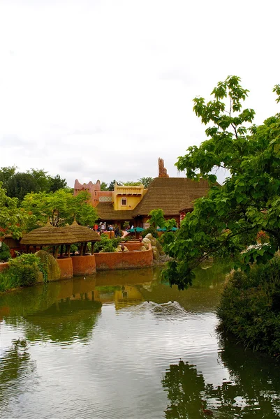 Weergave van de decoratieve restaurant in het disneyland — Stockfoto