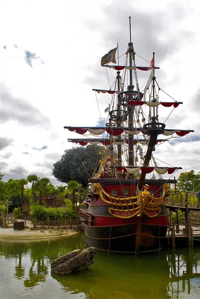 Captain Hook's pirate ship — Stock Photo, Image