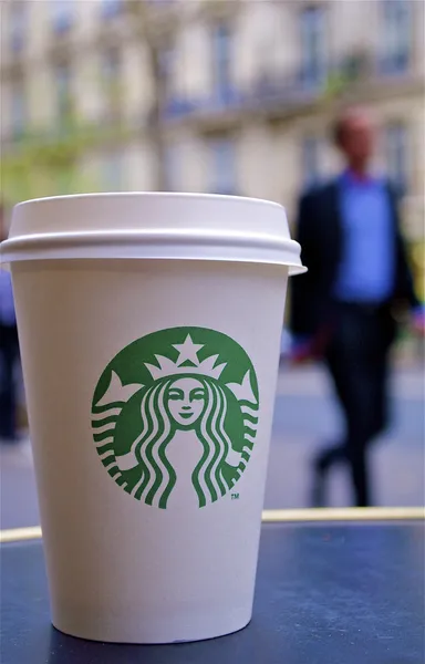Starbucks Kupası bir tablo