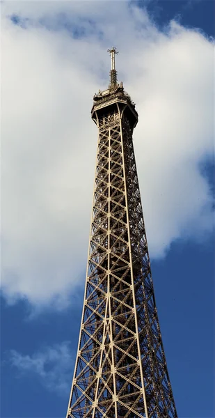 Torre Eiffel, vista de baixo — Fotografia de Stock