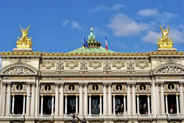 Toppen av grande opera, paris, Frankrike — Stockfoto