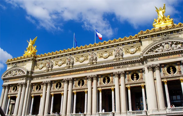 Top van de grande opera, paris, Frankrijk — Stockfoto