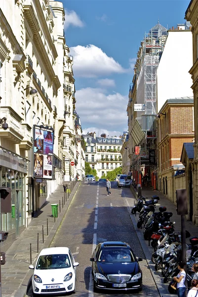 Rua estreita em Paris — Fotografia de Stock