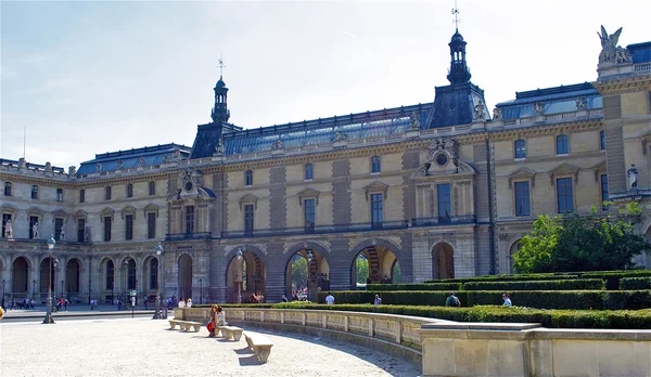 Pemandangan panorama museum Louvre, Paris, Perancis — Stok Foto