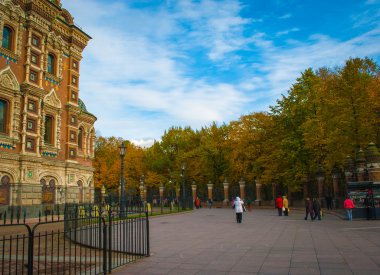 Saint Petersburg'da yürümek