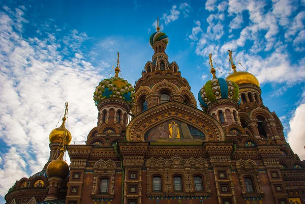 Kathedrale des Erlösers auf vergossenem Blut in Sankt Petersburg, ru — Stockfoto