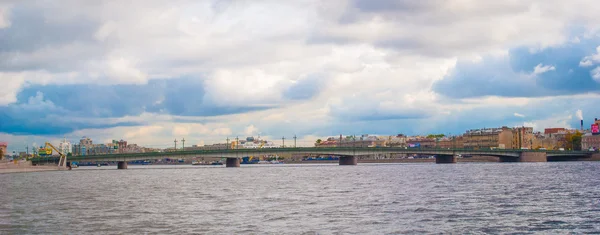 Puente en San Petersburgo, Rusia —  Fotos de Stock