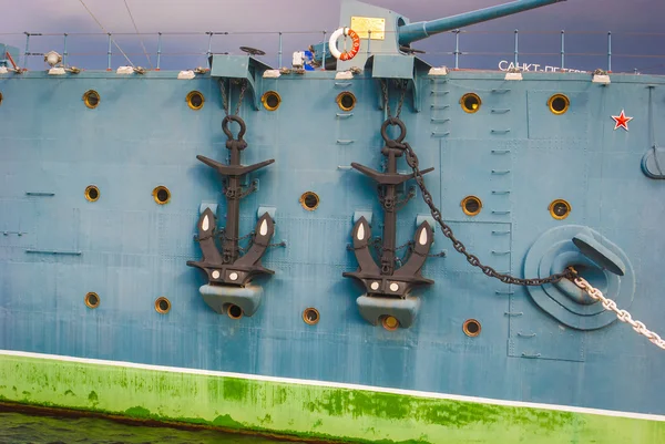 Anchors of the Aurora cruiser — Stock Photo, Image