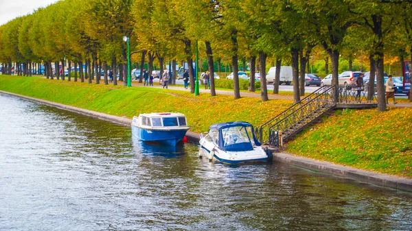 River in autumn in Saint Petersburg — Stock Photo, Image