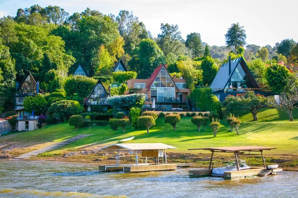 Liten stad vid kusten i Mexiko — Stockfoto