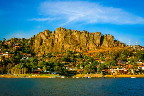 Paisagem da cidade na montanha no México — Fotografia de Stock