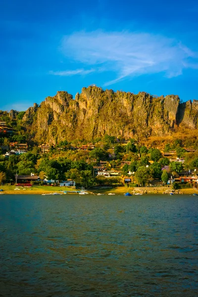 Paysage de la ville sur la montagne au Mexique — Photo