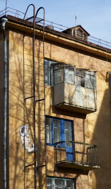 Rusya'nın küçük bir kasabasında sovietic evi