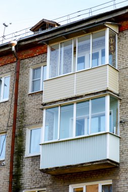 sovietic evin balkonunda