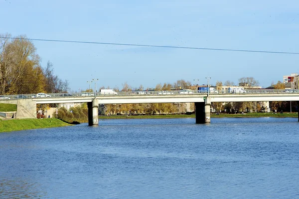 Most přes jezero v Rusku — Stock fotografie