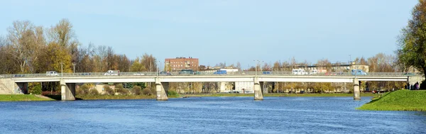 Ponte sobre o lago — Fotografia de Stock