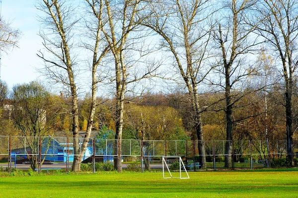 Campo de fútbol en el pueblo —  Fotos de Stock