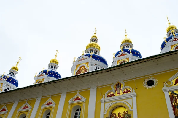 Pskovo Печерського монастиря, печери, Росія — стокове фото