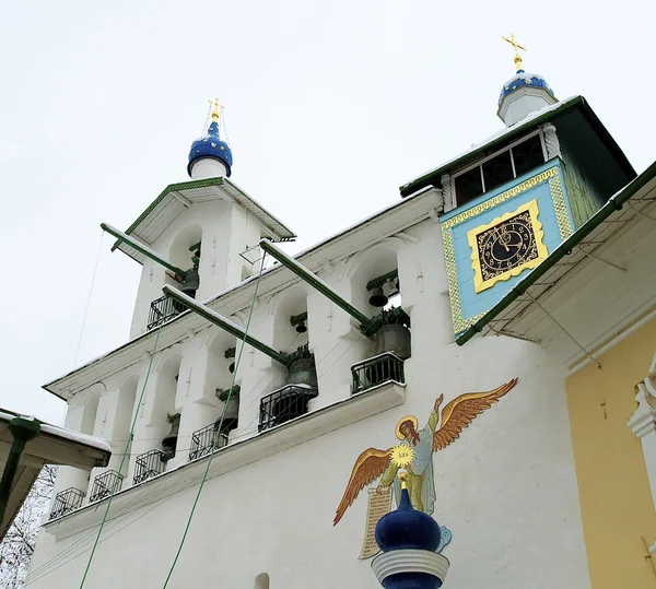 Sinos do mosteiro ortodoxo na Rússia — Fotografia de Stock