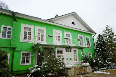 Rusya'nın kışın modern Binası
